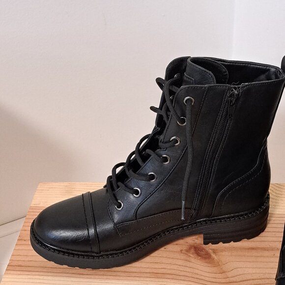 Guess Black Quilted Moto Boot Misses Size 6 1/2 NWOB - Picture 6 of 12